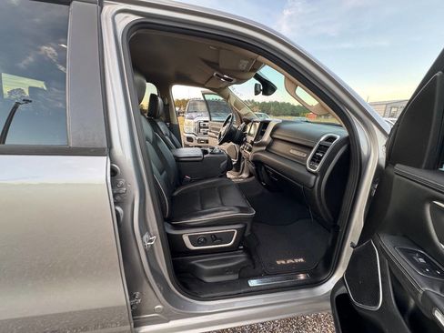 Used 2019 RAM 1500 Laramie image 13