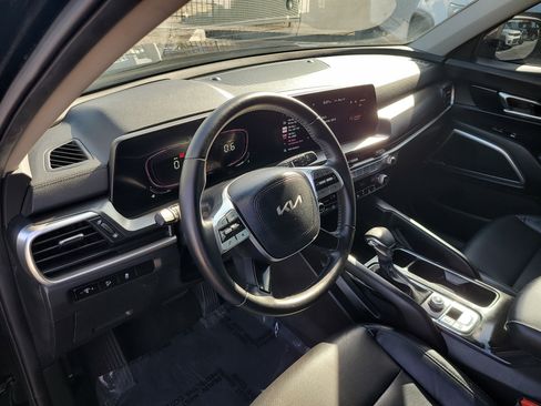 Used 2023 Kia Telluride LX FWD image 20
