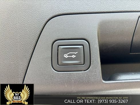 Used 2023 Buick Envision Essence w/ Sport Touring Package FWD image 8