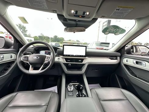 Used 2025 Ford Explorer Active w/ Active Comfort Package AWD/4WD image 22