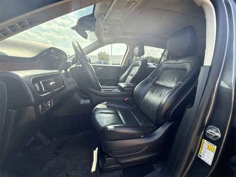 Certified 2020 Lincoln Aviator Reserve w/ Equipment Group 201A image 13