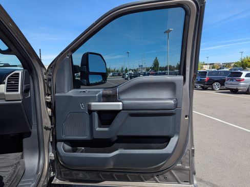 Used 2022 Ford F250 Lariat w/ Lariat Ultimate Package AWD/4WD image 40