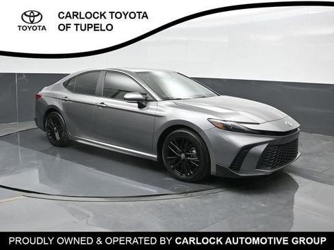 Used 2025 Toyota Camry SE w/ Multimedia Upgrade Package FWD image 5