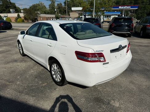 Used 2011 Toyota Camry XLE w/ XLE Extra-Value Pkg #2 FWD image 6