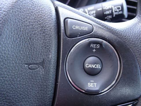 Used 2020 Honda HR-V LX image 17
