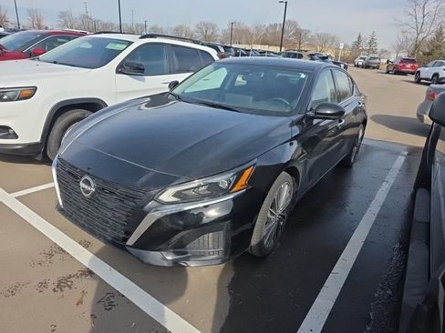 Used 2023 Nissan Altima 2.5 SL image 1