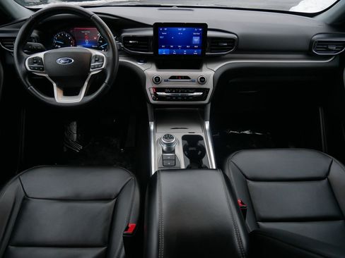 Used 2023 Ford Explorer XLT w/ Equipment Group 202A image 10