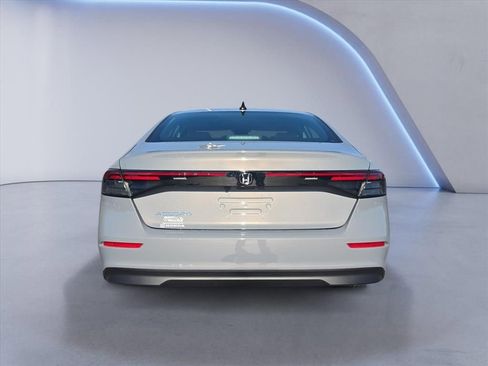 New 2025 Honda Accord SE image 4
