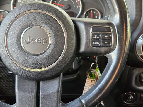 Used 2011 Jeep Wrangler Rubicon w/ PWR Convenience Group AWD/4WD image 19
