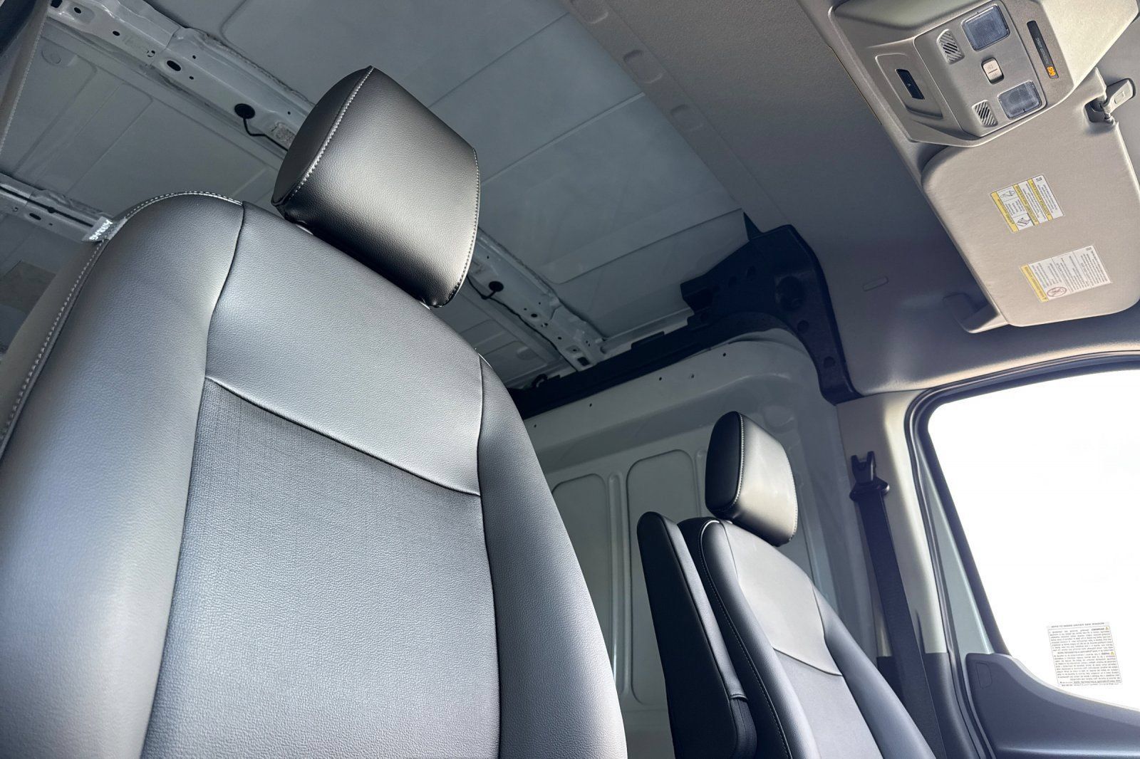 New 2026 Ford Transit 250 148 Medium Roof RWD image 15