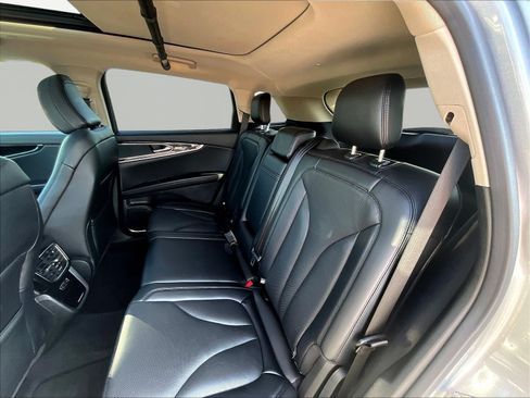 Used 2023 Lincoln Nautilus Reserve AWD/4WD image 22