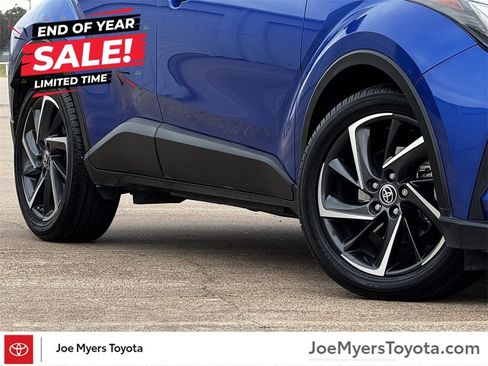 Used 2022 Toyota C-HR Limited image 3