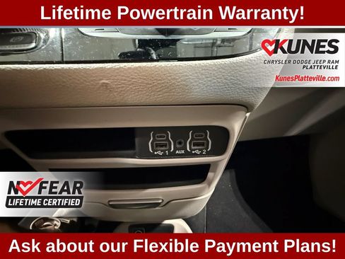 Used 2023 Chrysler Pacifica Touring-L FWD image 35