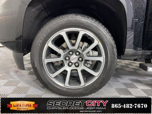 Used 2022 GMC Canyon Denali image 8