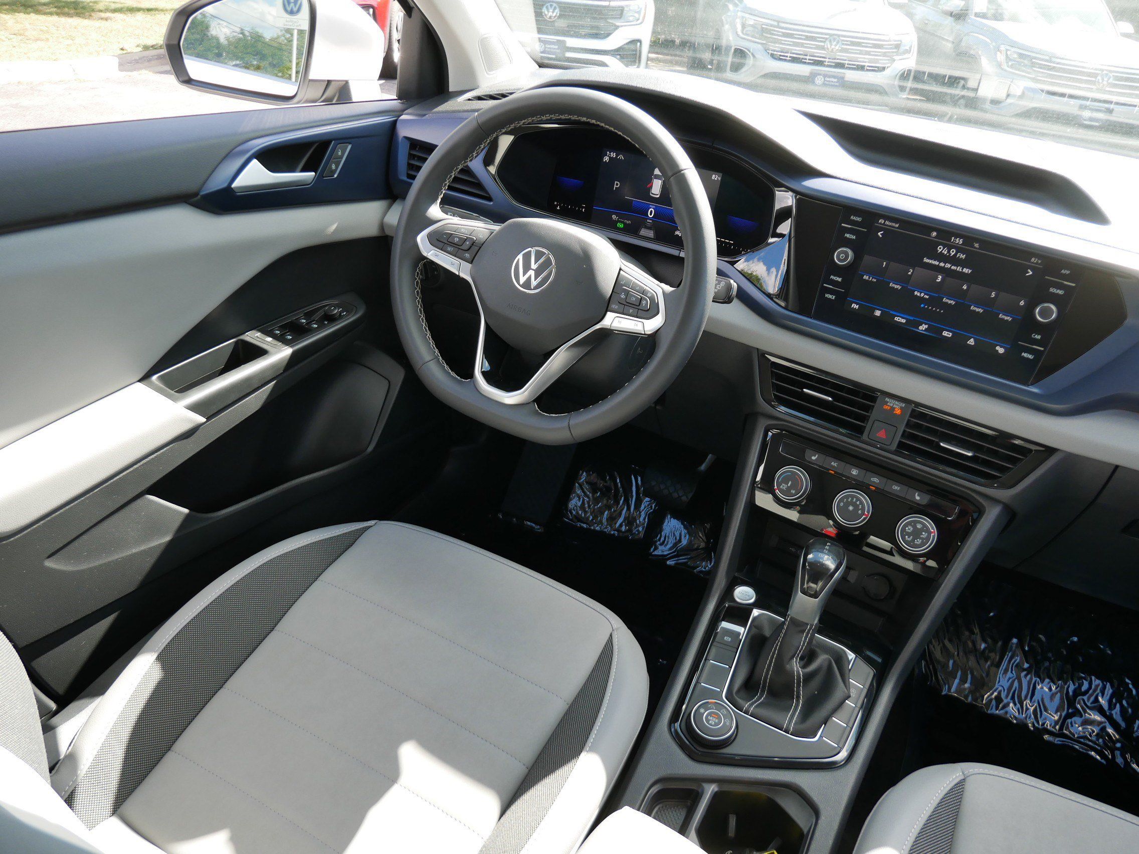 Certified 2023 Volkswagen Taos SE w/ Panoramic Sunroof Package AWD/4WD image 9