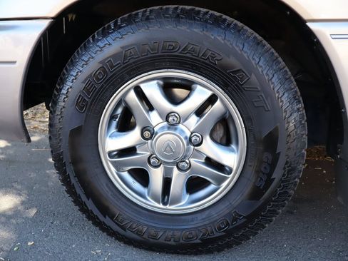 Used 2001 Lexus LX 470 4WD image 40