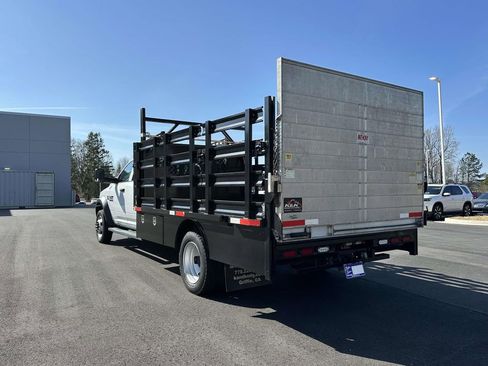 Used 2018 RAM 5500 Tradesman w/ Chrome Appearance Group image 21