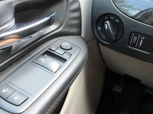Used 2014 RAM C/V Tradesman FWD image 34