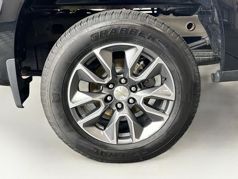 Used 2024 Chevrolet Silverado 1500 LT image 11