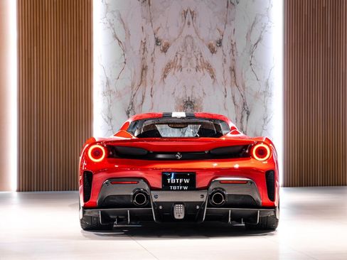 Used 2020 Ferrari 488 Pista Coupe image 5