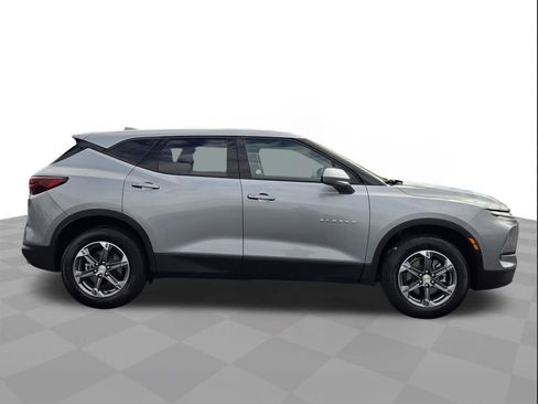 Used 2025 Chevrolet Blazer LT image 7