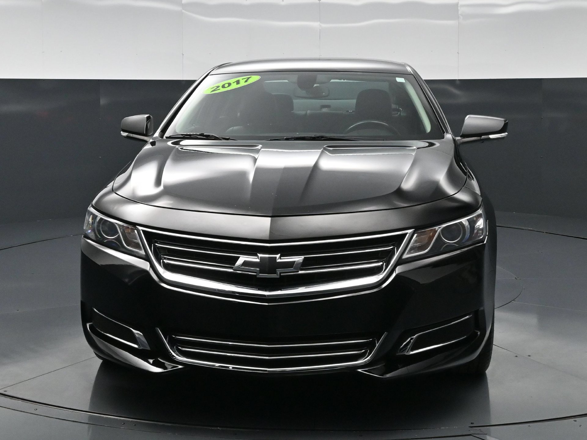 Used 2017 Chevrolet Impala LT FWD image 3