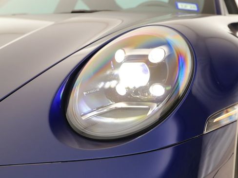 Used 2020 Porsche 911 Carrera RWD image 39