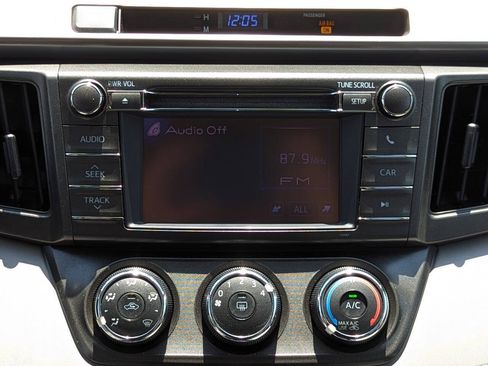 Used 2013 Toyota RAV4 LE AWD/4WD image 20