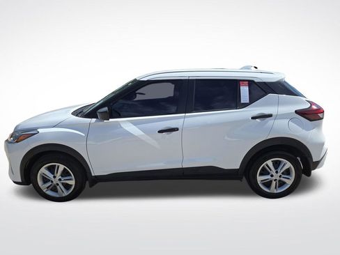 Used 2025 Nissan Kicks Play S FWD image 2