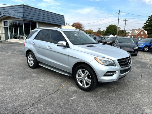 Used 2013 Mercedes-Benz ML 350 4MATIC w/ Premium 1 Pkg image 2