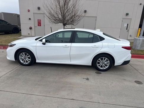 Used 2025 Toyota Camry Hybrid image 7