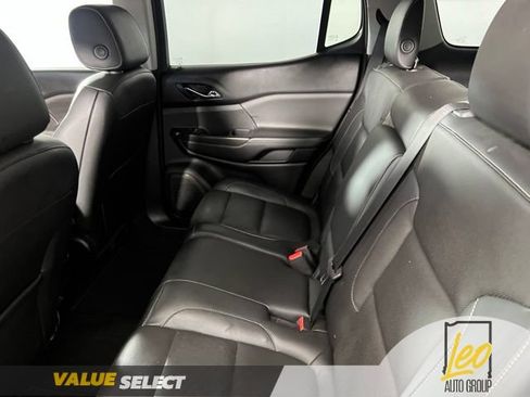 Used 2017 GMC Acadia SLT FWD image 19