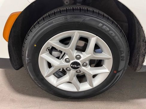 Used 2024 Kia Soul LX w/ Option Group 015 image 27