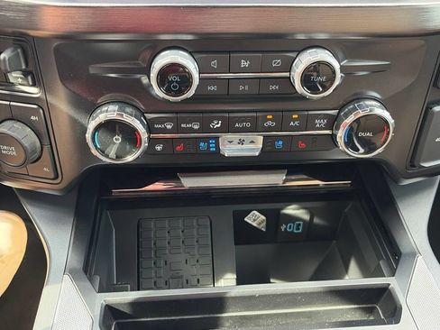 Used 2024 Ford F350 Lariat w/ FX4 Off-Road Package AWD/4WD image 30
