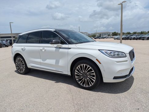 Used 2020 Lincoln Corsair Reserve w/ Equipment Group 201A AWD/4WD image 2