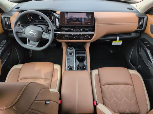 New 2026 Nissan Pathfinder Platinum image 9