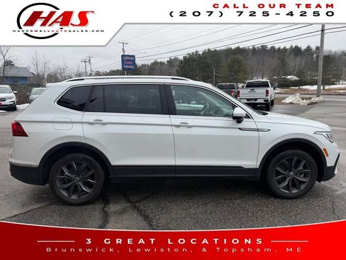 Used 2023 Volkswagen Tiguan SE w/ Panoramic Sunroof Package image 7