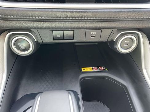 Used 2025 Toyota Grand Highlander FWD image 37