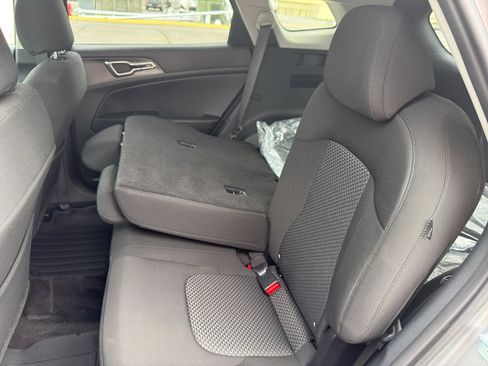 Used 2025 Kia Sportage LX FWD image 45