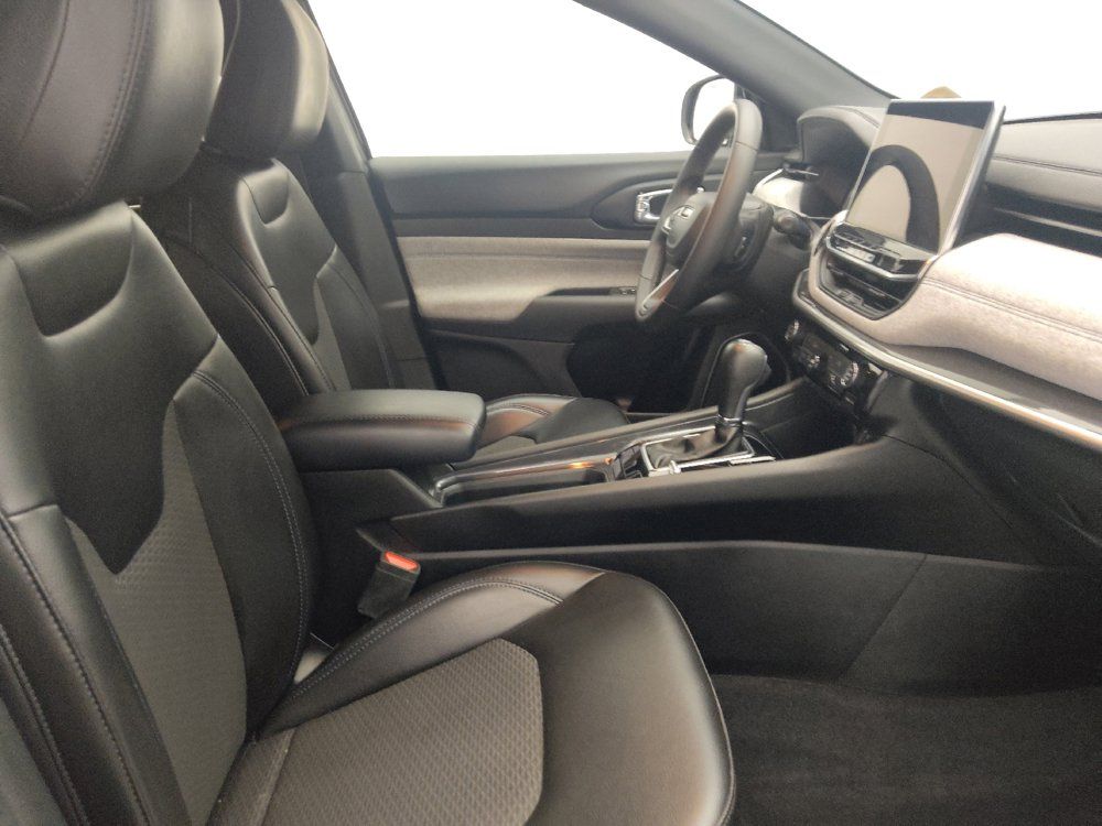 Used 2023 Jeep Compass Latitude AWD/4WD image 21