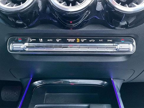 Certified 2023 Mercedes-Benz GLB 250 4MATIC image 18