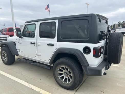 Used 2018 Jeep Wrangler Unlimited Sport S image 9