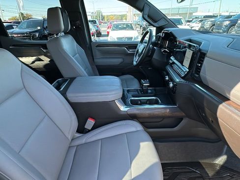 Certified 2025 GMC Sierra 1500 SLT w/ SLT Premium Plus Package image 15