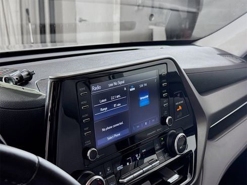 Certified 2021 Toyota Highlander LE image 10