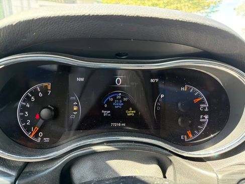Used 2019 Jeep Grand Cherokee Altitude AWD/4WD image 15
