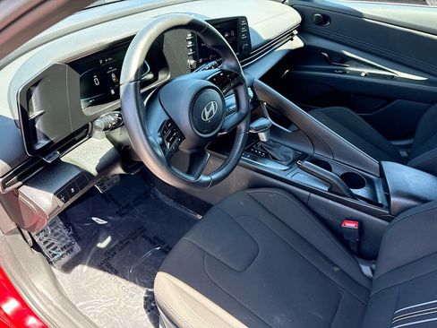 Used 2025 Hyundai Elantra Sport image 24
