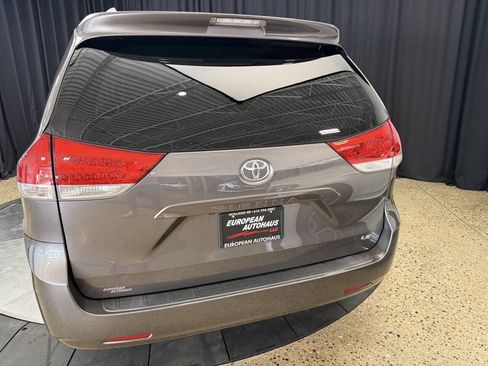 Used 2011 Toyota Sienna LE FWD image 6