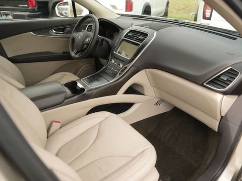 Used 2017 Lincoln MKX Select w/ Select Plus Package image 17