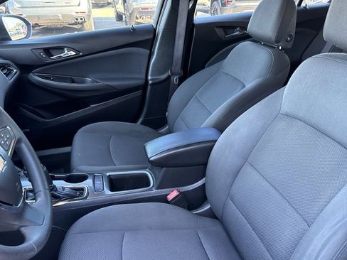 Used 2017 Chevrolet Cruze LT w/ Sun And Sound Package image 5