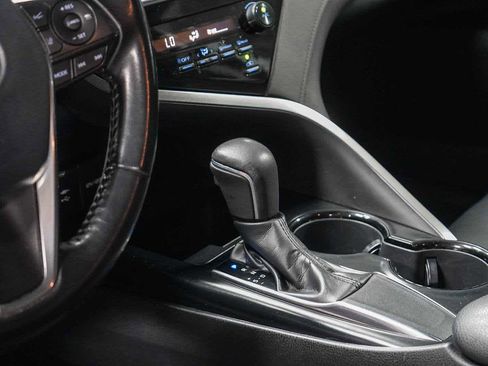 Used 2019 Toyota Camry SE image 26